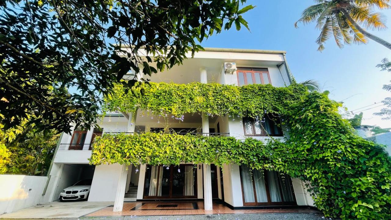 Beverly Beach Mirissa Hotel Exterior photo