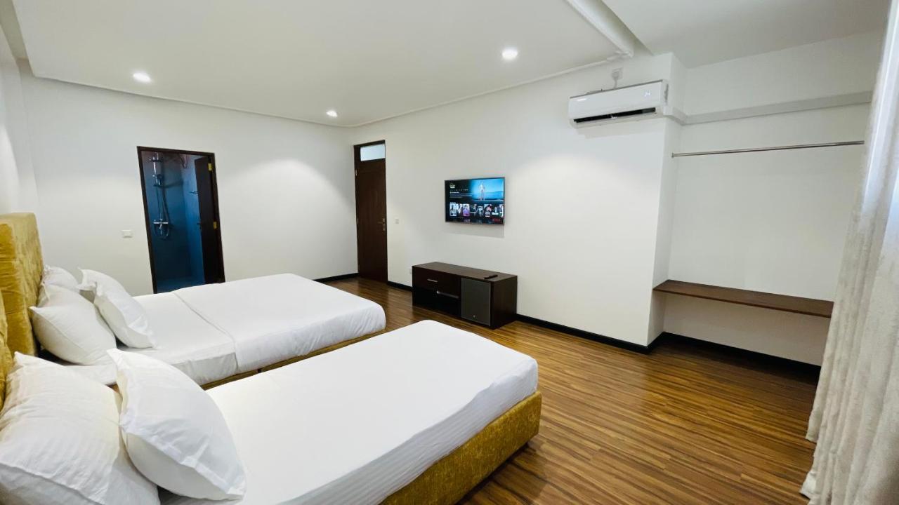Beverly Beach Mirissa Hotel Exterior photo